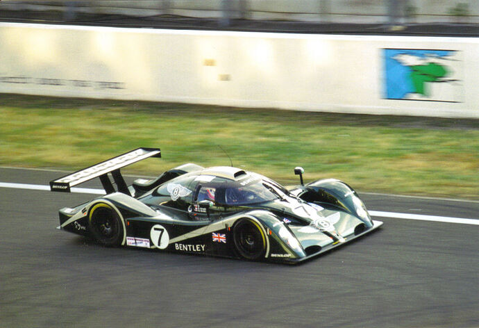 Bentley-exp8-lemans-2001-lrg
