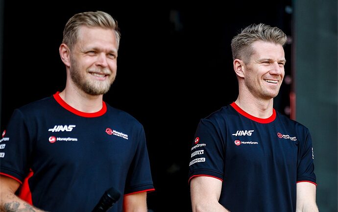 Keving-Magnussen-and-Nico-Hulkenberg-at-the-Bahrain-Grand-Prix