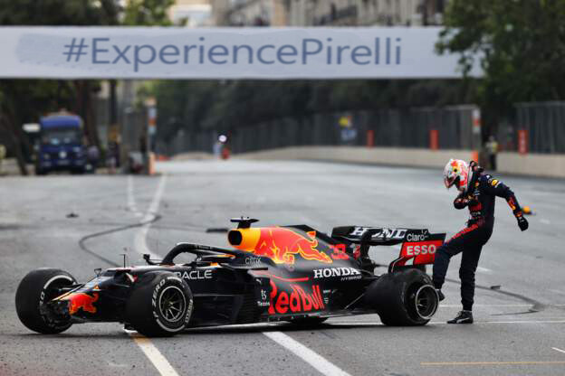 Verstappen-Tyre-Failure-meme-4